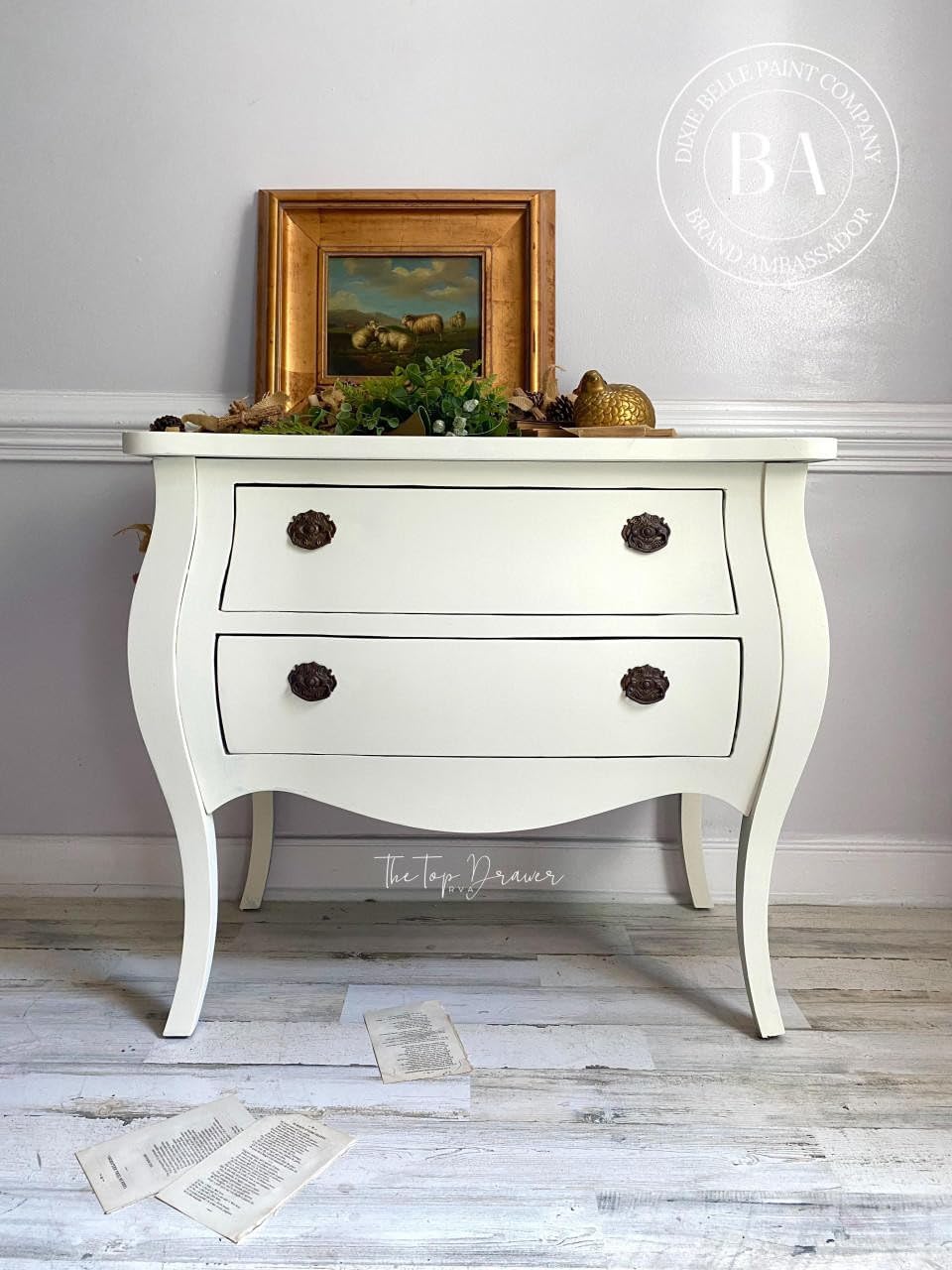 Dixie Belle Paint Company Chalk Finish Furniture Paint - Cucumber Ice (32oz) - Matte Subtle Green Chic Chalk Mineral DIY Furniture Paint