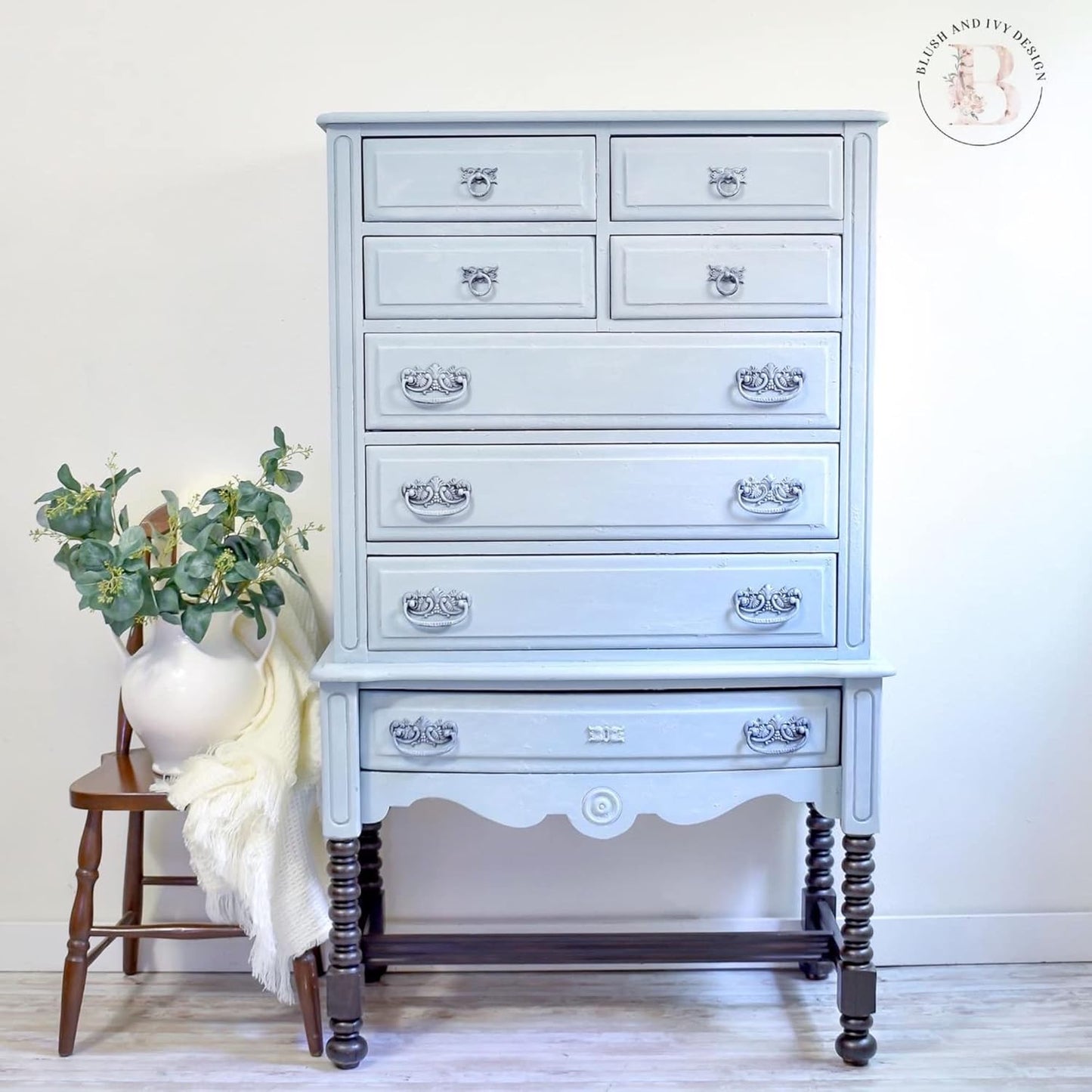 Dixie Belle Paint Company Chalk Finish Furniture Paint - Savannah Mist (4oz) - Matte Cloudy Blue Chic Chalk Mineral DIY Furniture Paint