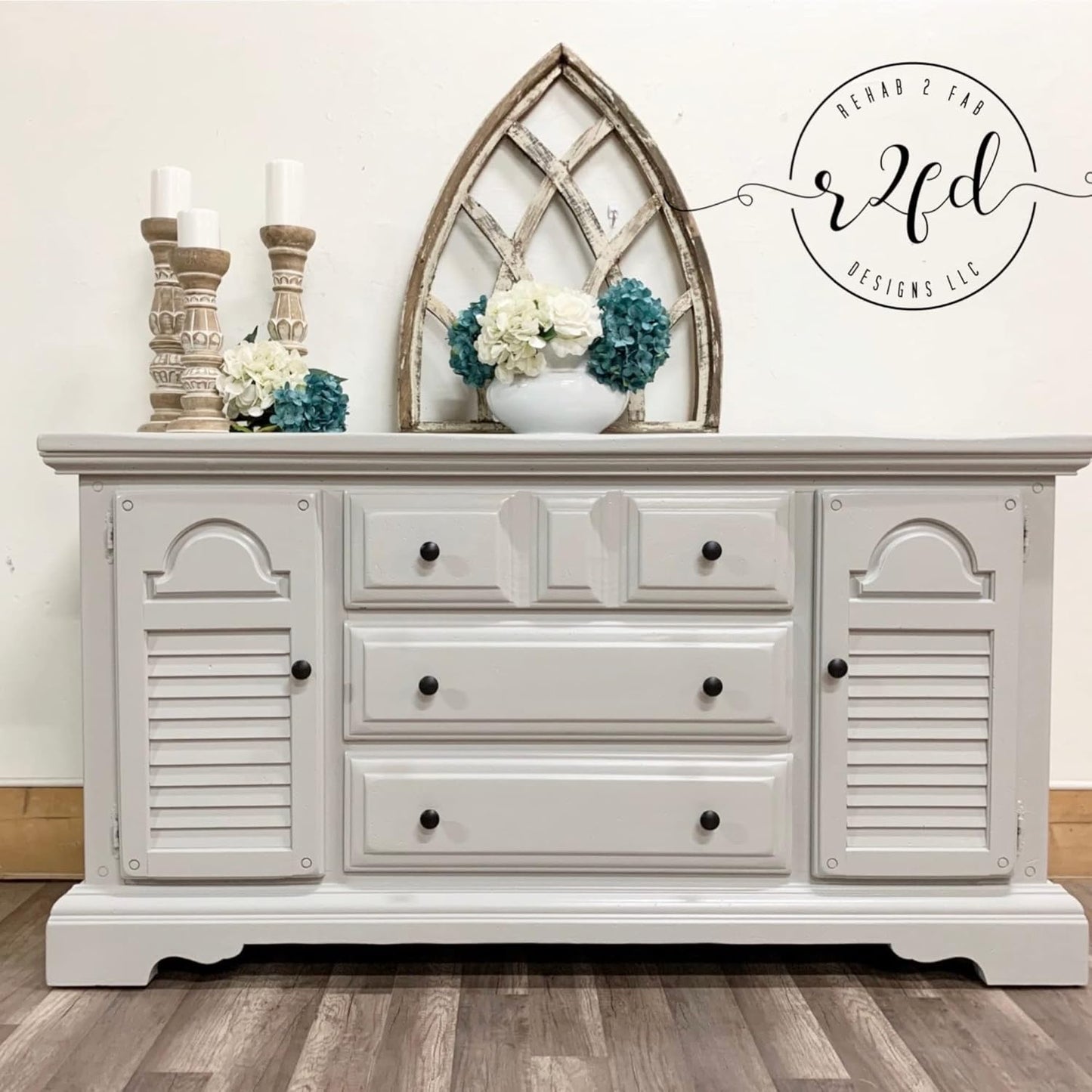 Dixie Belle Paint Company Chalk Finish Furniture Paint - Driftwood (16oz) - Matte Light Gray Chic Chalk Mineral DIY Furniture Paint