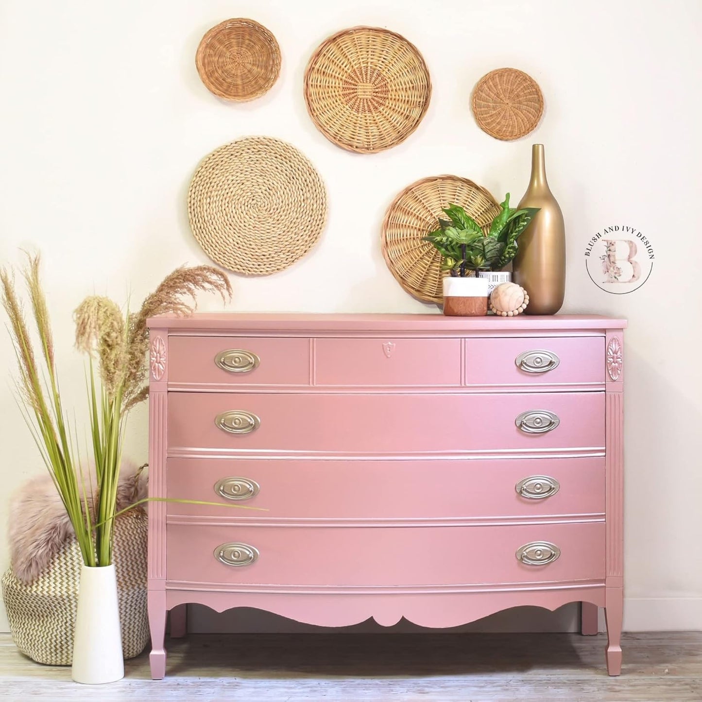 Dixie Belle Paint Company Chalk Finish Furniture Paint - Pink Champagne (16 Fl Oz) - Matte Pale Pink Chic Chalk Mineral DIY Furniture Paint